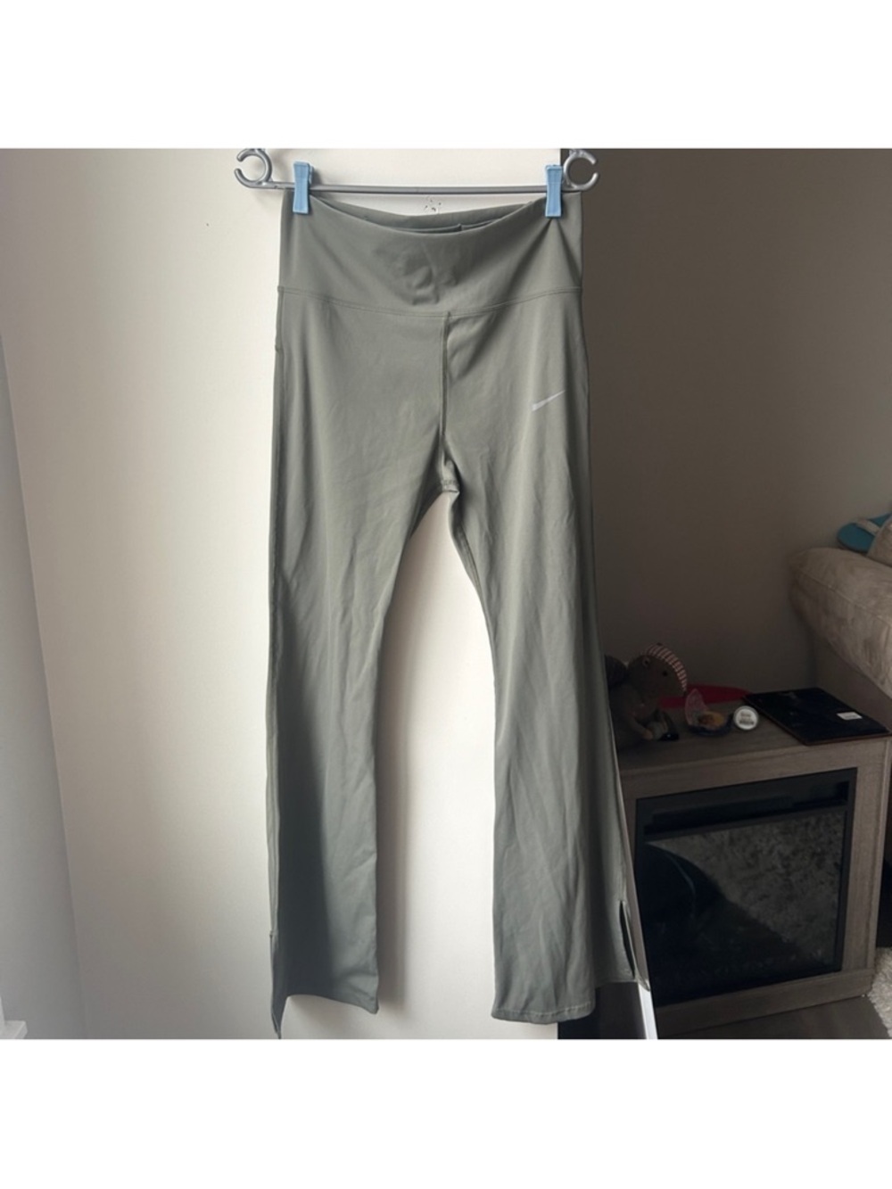 Nike Olive Green High-Waist Flared Leggings XL